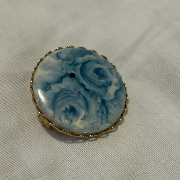 Vintage Blue Rose Circle Disk Lapel Scarf Pin Brooch - Picture 2 of 7